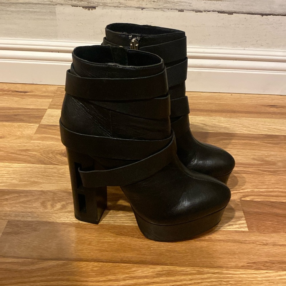 Dolce Vita Jyll Black Leather Platform Boots